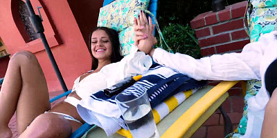 Stepbro rubbing sunscreen to his stepsisters