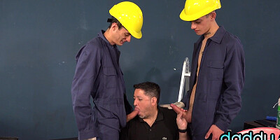Latino workers in gloves fuck 3some DILF in his chubby ass