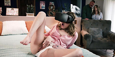 Stepdaughter masturbate under vr headset