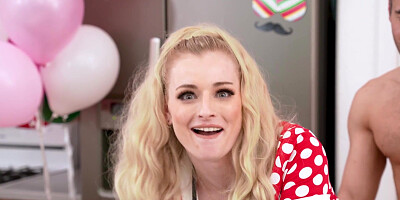 Hyley Winters is cooking being fucked standing