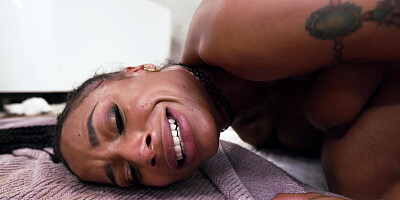 Sarai Minx gets her pussy penetrated by the huge black cock