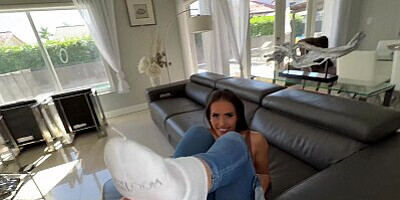 PAWG Beauty Kelsi Monroe Gets Fucked and Folded by Her Favorite Big Dick