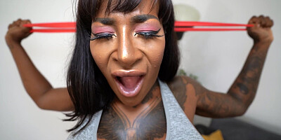 Ebony goddes Josy Black does fitness