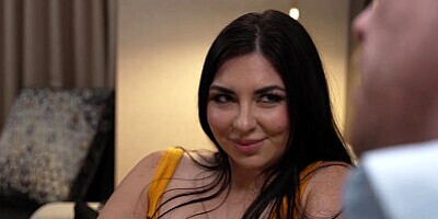 Keira Croft gives fan a high dick rating which leads to hard fucking in his hotel room