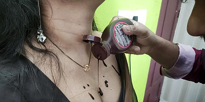 Chocolate lick romance by Vaishnavy and Sharun Raj, Chocolate lick from face, neck,navel hole,, lips etc, Saree chocolate lick