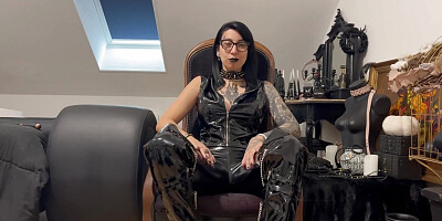 Vends-ta-culotte - JOI for a fetishist and a submissive man by a beautiful French gothic dominatrix