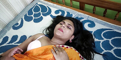 Saree and bra navel lick boobs press with pussy rub romance of Vaishnavy and Sharun Raj, Mallu couple hot saree navel romance