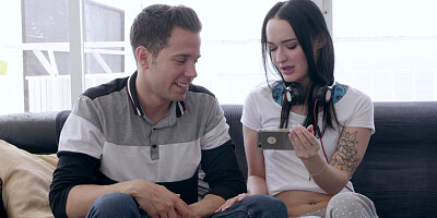 Sasha Sparrow in Stepsister Dreams Cum True - FamilyStrokes
