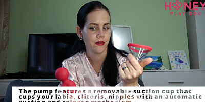Unpacks and tests the Empress vibrator from Honey Play Box