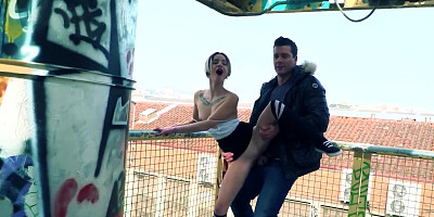 Ramon Nomar and Mey Madness are fucking in a public place