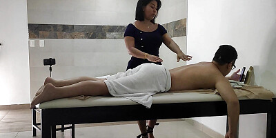 massage gets hot with a big ass latina brunette