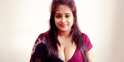 Desi Step Sister Arya Nangi Hogai Step Brother Ke Friend ke Saamne - Clear Hindi Video Call