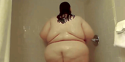 Supersized Xutjja Showers &amp, Shaves