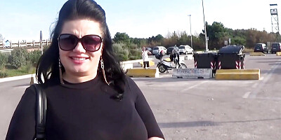 In a private porn cinema in the hall there is Roberta Farnese super excited with the usual greed for cock (full movie)