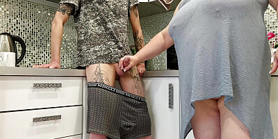 my stepmom sucks my dick in the kitchen and I cum in her mouth