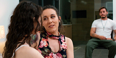 Sinn Sage and Liz Jordan are scissoring on the bedroom