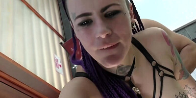 Insane thot with edgy tattoos handles huge cock with ease