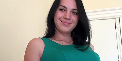 Solo girl with a great looking hole seeks out orgasms