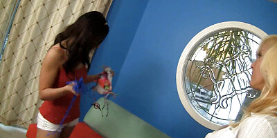 Big Tit Cougar Makes Willing Teen Taste Her Pussy &amp, Fingers