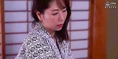Yoch-014 Its Fine For A 55-year-old Stepmother And To Go To A Hot Spring. Its A Happy Thing. Chisato Shoda, 55 Years Old