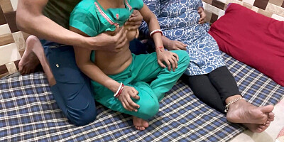 Do bhabhi ko ek mein chuchi dhawai full enjoyment