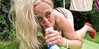 Mega Dildo in My Prolapse Pussy