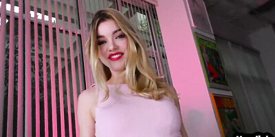 Luring femme - solo female porn - Finishes The Job