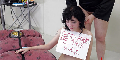 Kinky babe deepthroating cock and drinking pee