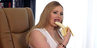 Marina's Chat & Lunch Break - Marina Grey - Scoreland