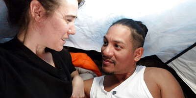 The traveler hired the WRONG! tour guide