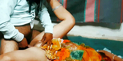 Indian Desi Sexy Bhabhi Ki Saree Utha Ke Mast Hardcore Chudai. Indian Desi Hindi BF Videos.