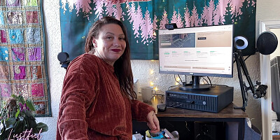 Accidentally slipped my dick into stepsisters hairy MILF pussy