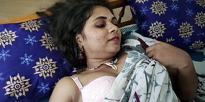 Ice cream lick from navel hole in saree hot romance by Vaishnavy and Sharun Raj, Mallu navel lick romance, Ice cream lick hot