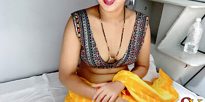 Indian Siya Bhabhi Honeymoon in Train with Strange Passenger