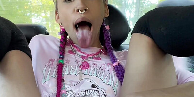 Wet ass pussy in the backseat