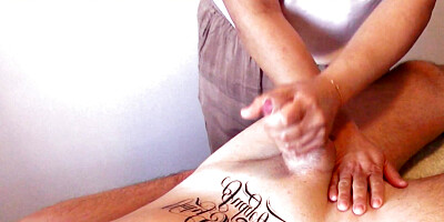 Relaxation session with handjob and cumshot in massage parlor