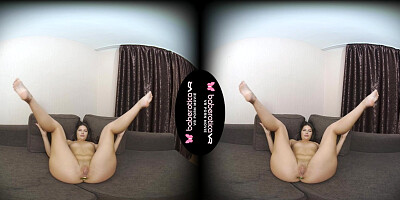 Jessica Wild is 170 cm tall Russian model that comes to get naked in VR today - BaberoticaVR