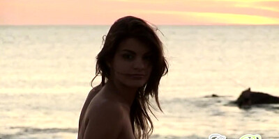 Naked teen 18+ babe shows off her tits