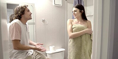 Megan Sage believes Stepbro, It will get bigger If You Put it in your Mouth - S1:E4