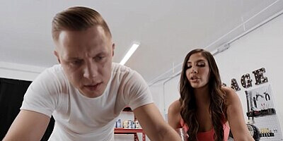 BRAZZERS - Gianna Dior Calls Car Mechanic Bella Rolland & Ends Up Having A 3some With Her Husband