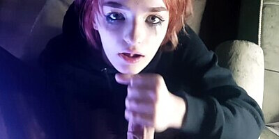 NAUGHTY BEAUTY GIVES ROUGH BLOWJOB