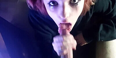 NAUGHTY BEAUTY GIVES ROUGH BLOWJOB