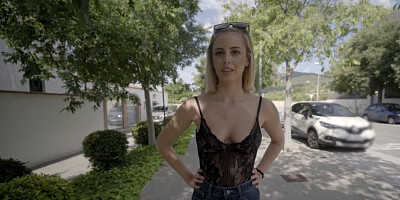 Pickedup babe fucked in pussy by agent in outdoor POV