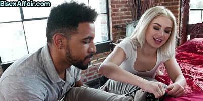 Bisexual round ass babe fucked and pussylicked in threesome