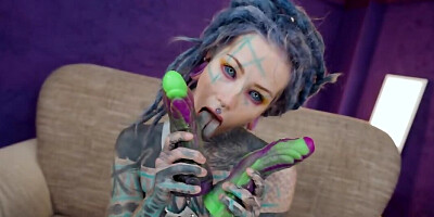 Boys hump inked Swiss chick Anuskatzz in her broken booty