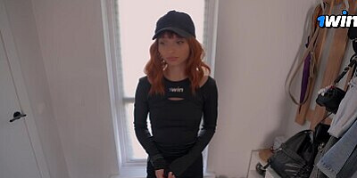 Sexy Student Delivery Girl Ate My Pizza And Got Fucked In Her Tight Pussy