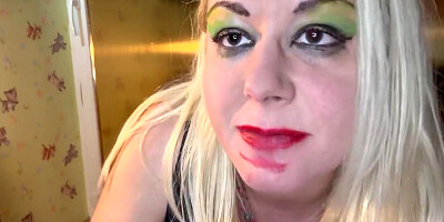 Self Exam On The Clinic Waiting Room Dilated Pupils 2