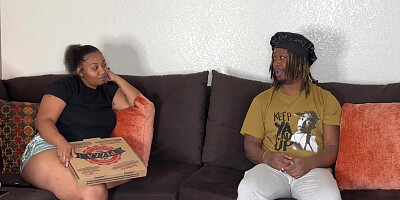 Stranger Attempts To Steal Pizza Off Front Porch And Get The Consequences Of His Life