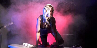 Beautiful blonde MILF loves to bounce her ass on hard dick