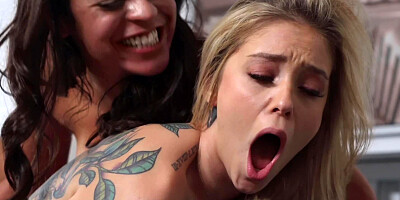 Not to fight with Vienna Black Kali Roses decides to fuck her